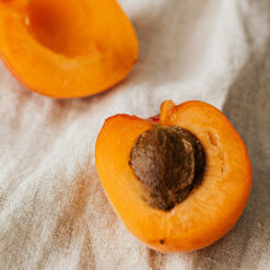 b17-rich bitter apricot kernels